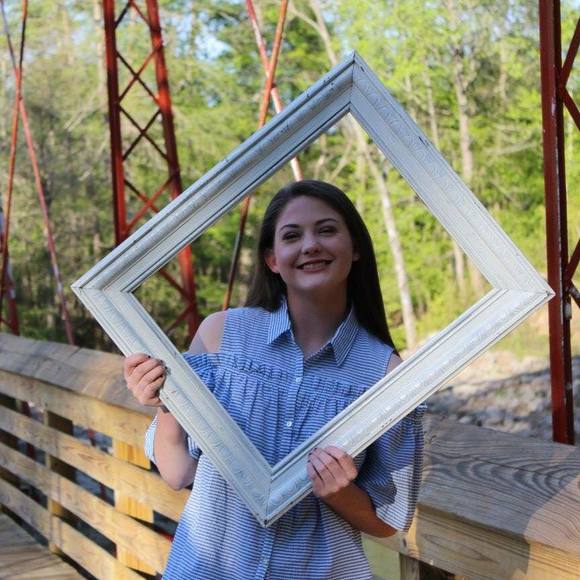 Meet your Posher, Caroline - Picture 1 of 1